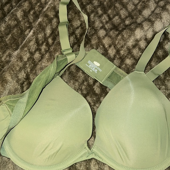 Parade bras (sold separately) - Picture 3 of 7